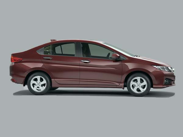 New Skoda Rapid vs Honda City — Battle For Supremacy! New Skoda Rapid vs Honda City — Battle For Supremacy!