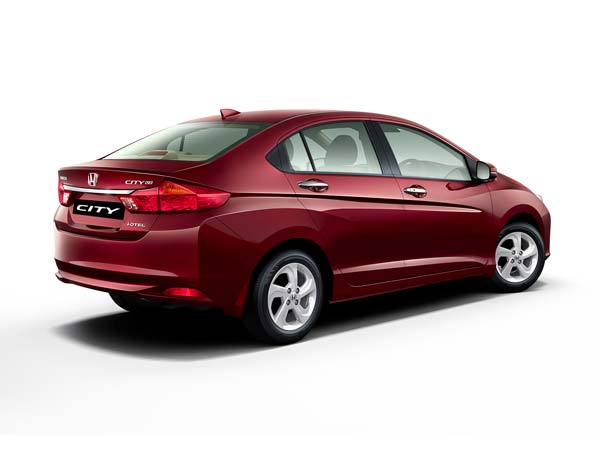 New Skoda Rapid vs Honda City — Battle For Supremacy! New Skoda Rapid vs Honda City — Battle For Supremacy!