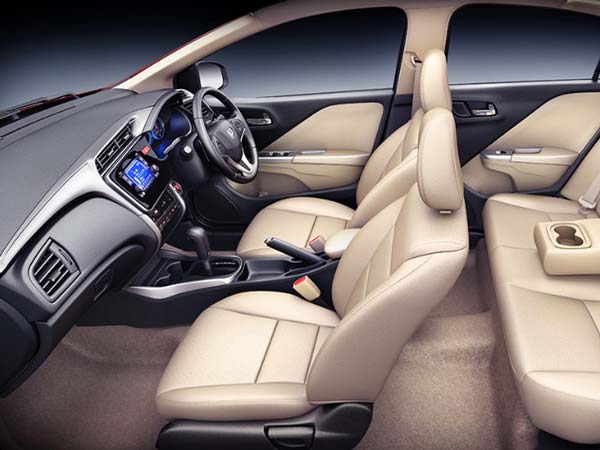 New Skoda Rapid vs Honda City — Battle For Supremacy! New Skoda Rapid vs Honda City — Battle For Supremacy!