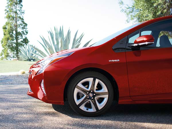 Toyota To Form In-House Unit To Develop Electric Cars