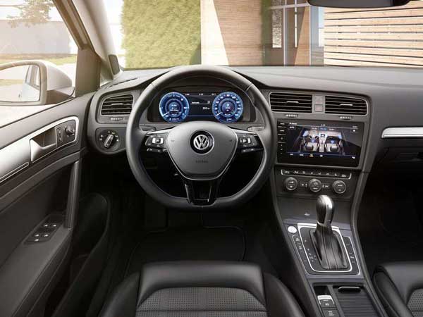 Los Angeles Auto Show 2016: Volkswagen e-Golf Revealed