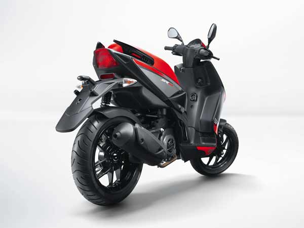 Aprilia SR 150 vs Vespa 150: We Compare The Only Two 150cc Automatic Scooters In India