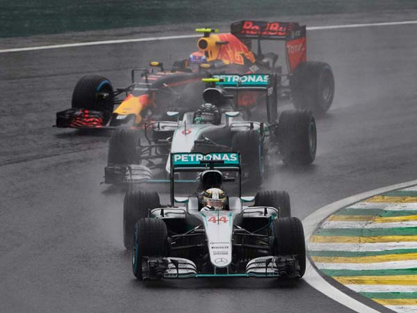 F1 Chief: Unhappy About Singapore Pulling Out Of Grand Prix