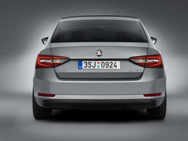 Superb Plug-In Hybrid Will Begin Skoda’s Electrification Programme