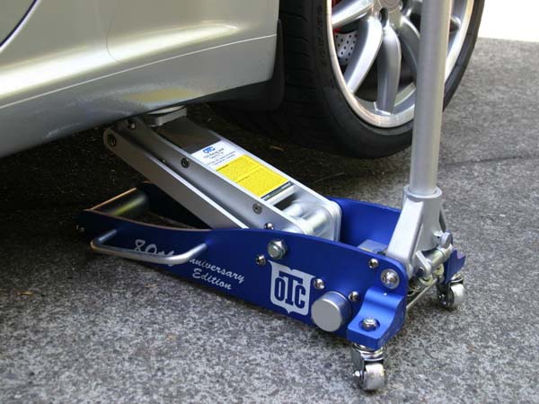 Easy Car Repairs You Can Do It Yourself — Don’t Pay A Mechanic To Do It!