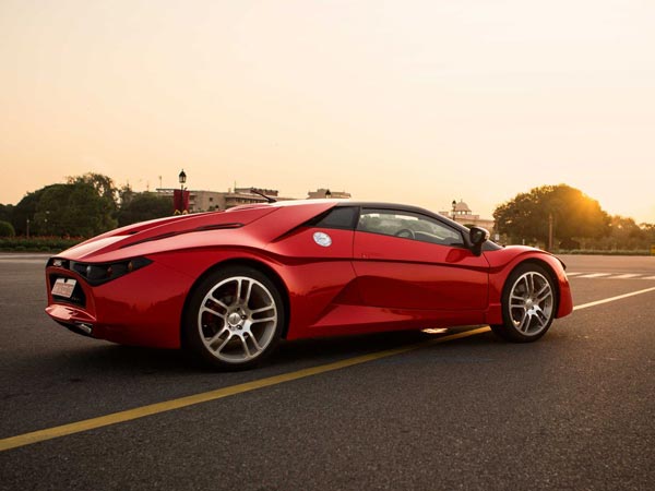 RTO Officials Seize Unregistered DC Avanti Near Mumbai