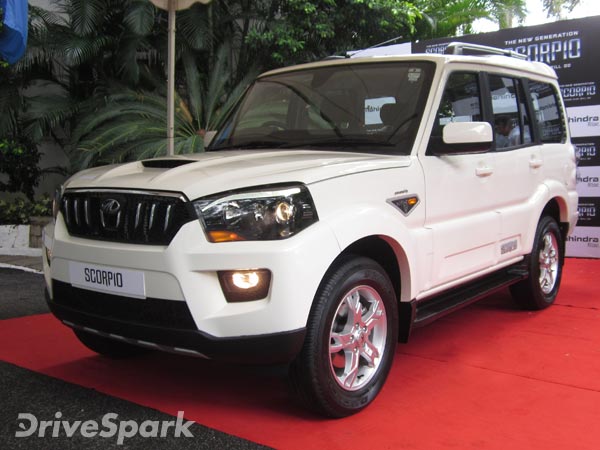 Demonetisation Affect: Mahindra & Mahindra Offering Heavy Discount To Boost Sales