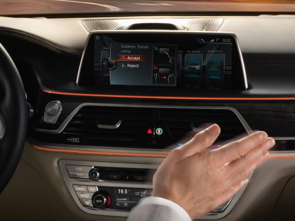 Specification Comparison: Apple CarPlay vs Android Auto