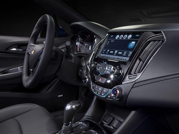 Specification Comparison: Apple CarPlay vs Android Auto