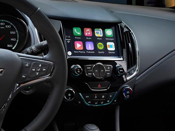 Specification Comparison: Apple CarPlay vs Android Auto