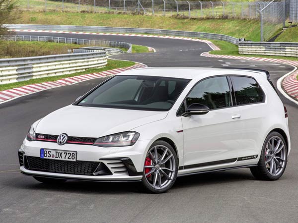 VW Golf GTI Clubsport S Blows Its Own Nurburgring FWD Record