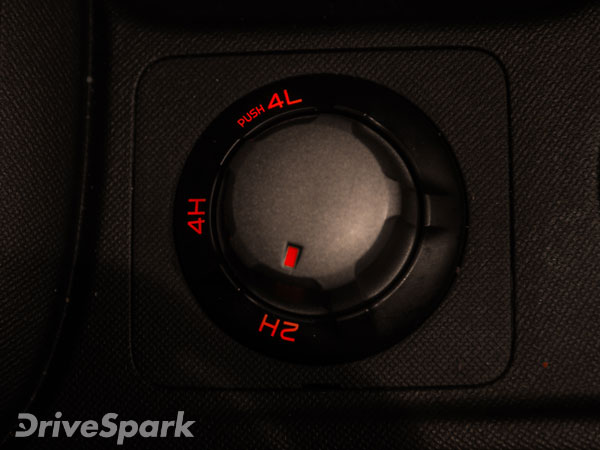 Isuzu D-Max V-Cross Road Test Review — Poser Or The Performer? 