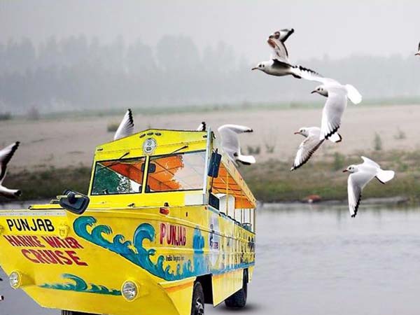 Punjab Gets An Amphibious Bus That Cost A Bomb; Or Is It Just A Boat On Wheels?
