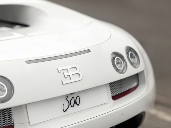Last Bugatti Veyron Coupe 'Super Sport 300' To Go Up For Auction 