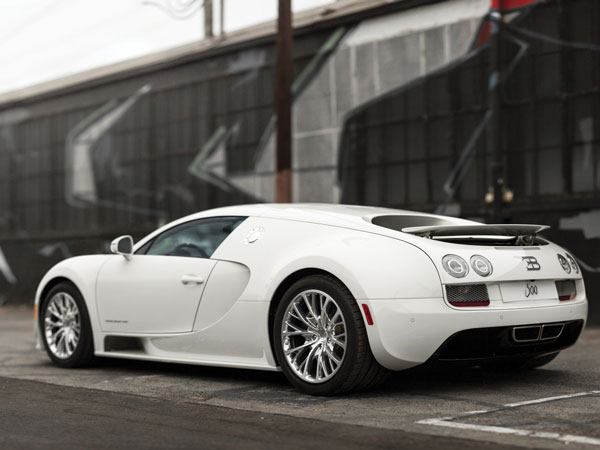 Last Bugatti Veyron Coupe 'Super Sport 300' To Go Up For Auction 