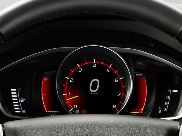 2017 Volvo V40 & V40 Cross Country Launched In India; Prices Start At Rs 25.49 Lakh