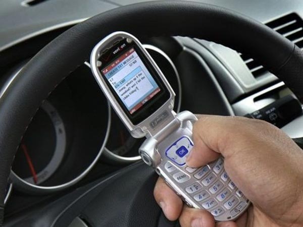 California Bans Use Of Cellphone While Driving; To Be Effective From January 2017