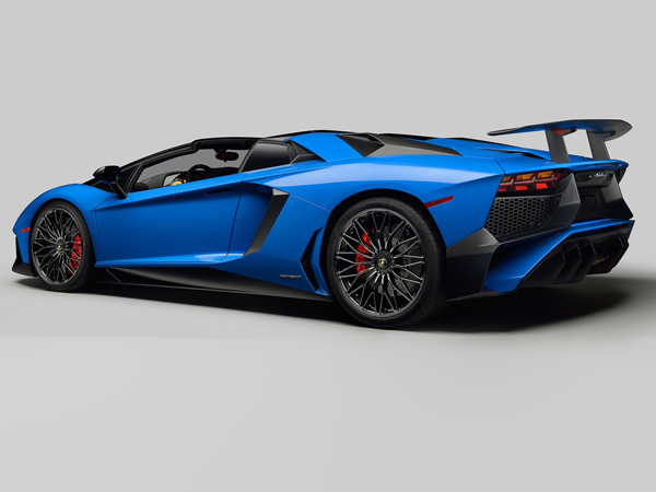 Lamborghini Aventador S Final Teaser Again Focuses On The Manic V12