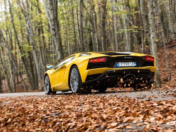 Lamborghini Aventador S Revealed With 730bhp On Tap