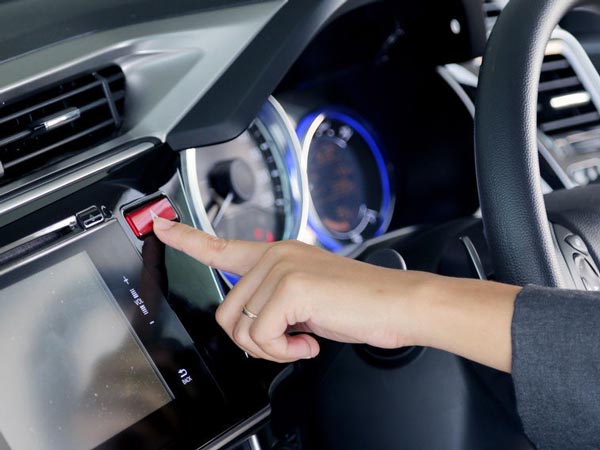 10 Most Common Driving Mistakes That You Are Probably Not Aware Of