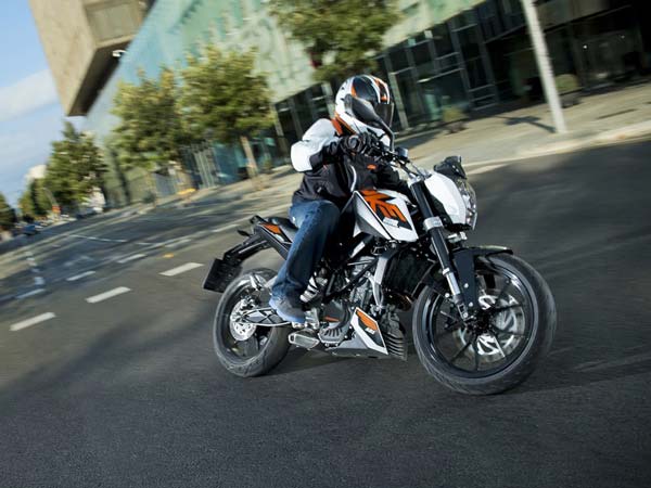 Top 5 200cc-250cc Performance Bikes In India