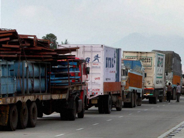 Mumbai Bans Heavy Vehicles During Rush Hours In City