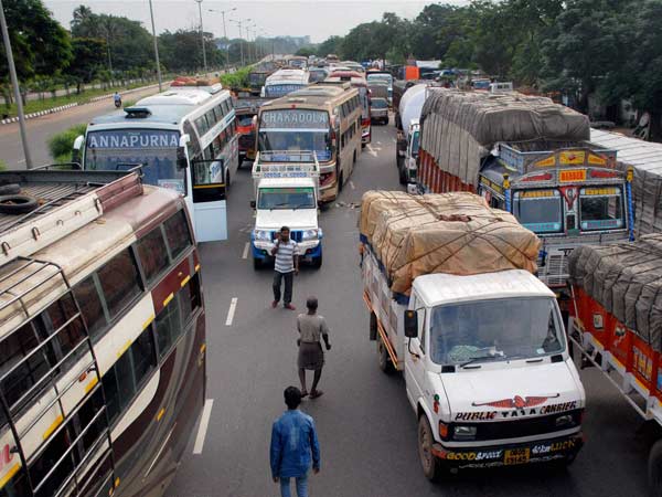 Mumbai Bans Heavy Vehicles During Rush Hours In City