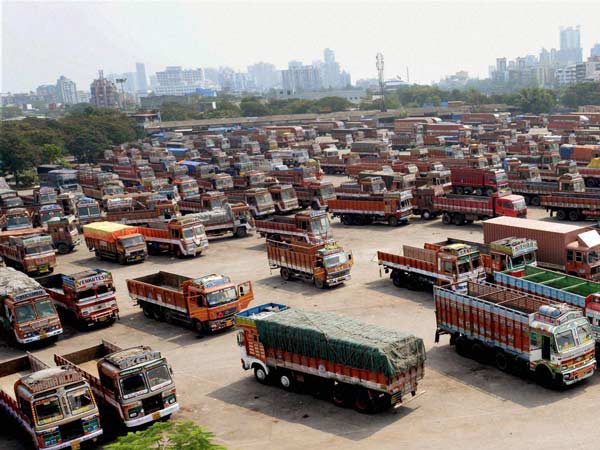 Mumbai Bans Heavy Vehicles During Rush Hours In City