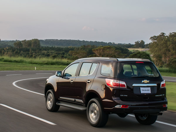 Chevrolet Trailblazer Facelift To Be Launched In India By Early 2017