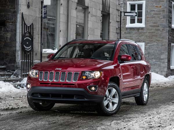 Fiat Chrysler Automobiles To Recall 50,000 SUVs Over Engine Stall Issue