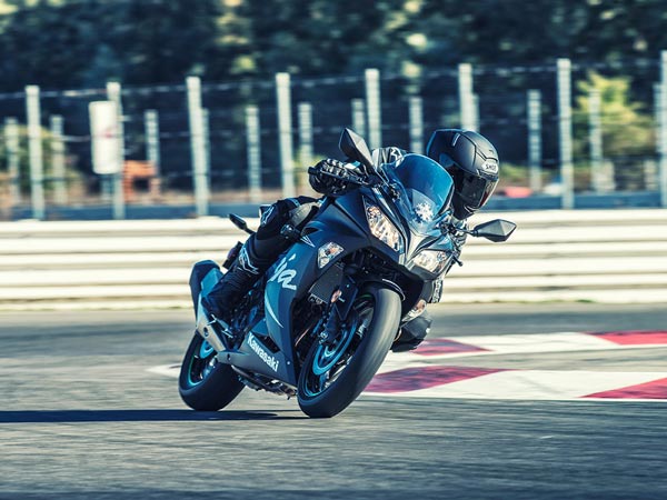 2017 Kawasaki Ninja 300 Unveiled