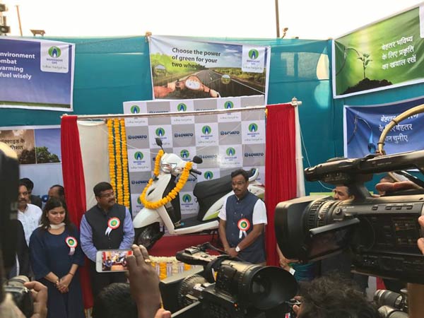 Mahanagar Gas Limited Launches CNG Powered Two-Wheelers In Mumbai