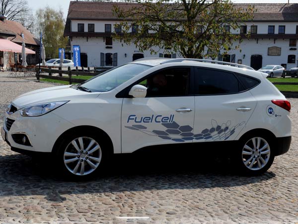 Hyundai’s Next-Generation Tucson Fuel Cell Gets A Massive Range Boost Hyundai’s Next-Generation Tucson Fuel Cell Gets A Massive Range Boost