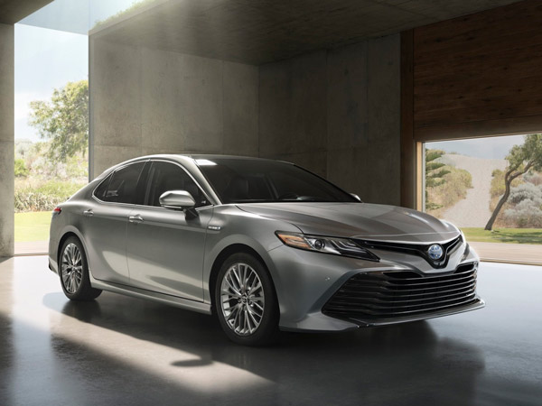 2017 Detroit Auto Show: Toyota Camry Revealed