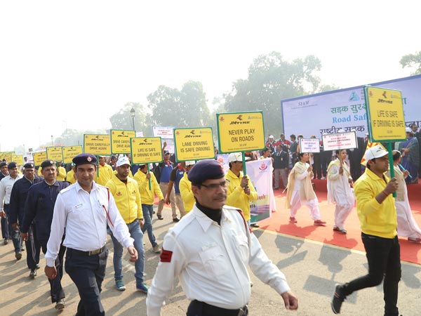 SIAM Kick-Starts Road Safety Week With ‘Walk for Safety’