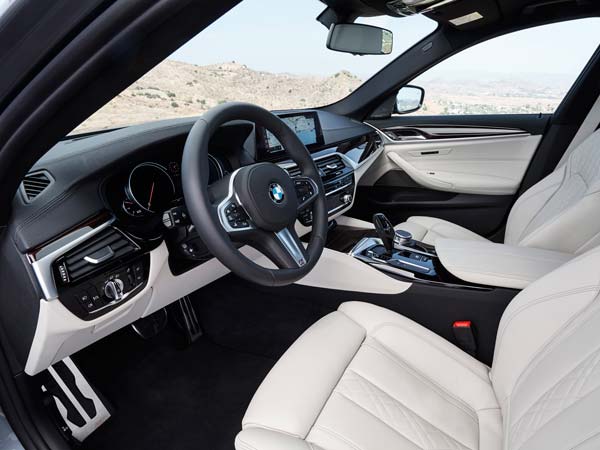 2017 Detroit Auto Show: BMW 5 Series Revealed