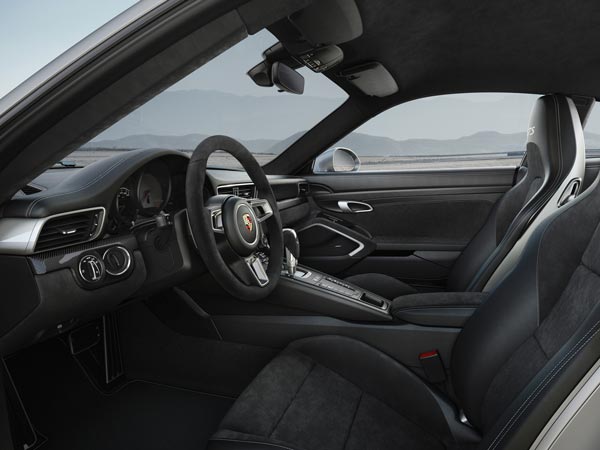 2017 Porsche 911 GTS Revealed