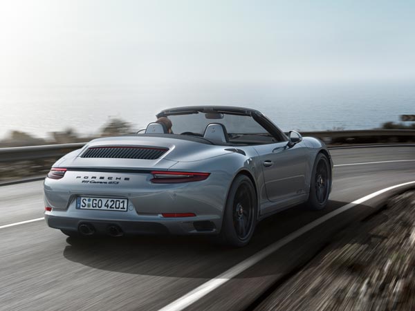 2017 Porsche 911 GTS Revealed