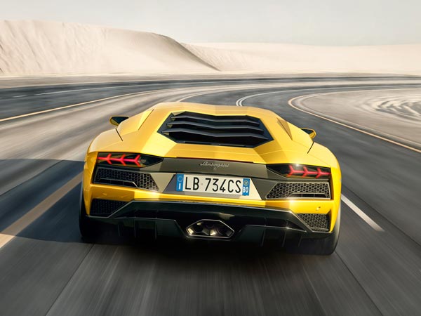 Automobili Lamborghini S.p.A Sets Record Sales In 2016; Two Huracan Variants Confirmed For 2017