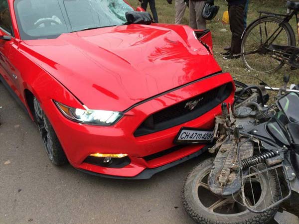 Ford Mustang Crashes Into Bajaj Discover In Chandigarh