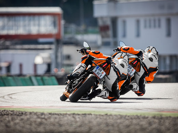2017 KTM RC390 & RC200 Launched In India; Launch Price And Photo Gallery