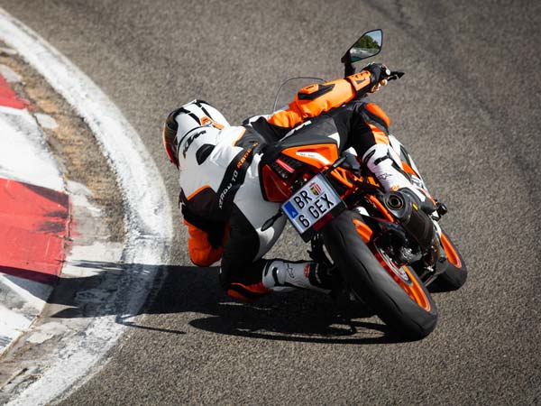 2017 KTM RC390 & RC200 Launched In India; Launch Price And Photo Gallery