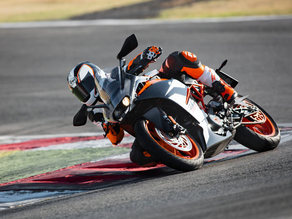 2017 KTM RC390 & RC200 Launched In India; Launch Price And Photo Gallery