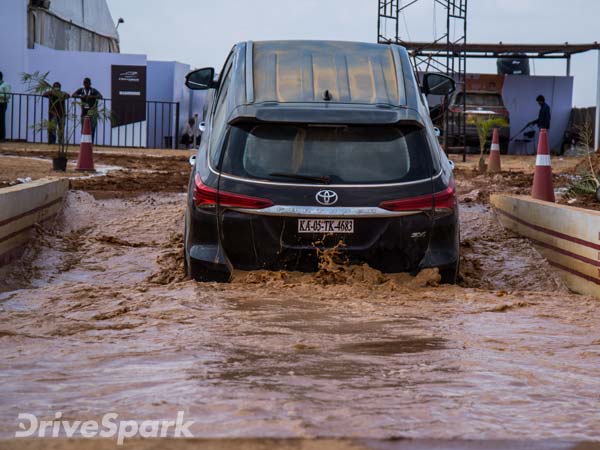 Toyota Fortuner Receives Tremendous Response; Garners 10,000 Bookings In Two Months