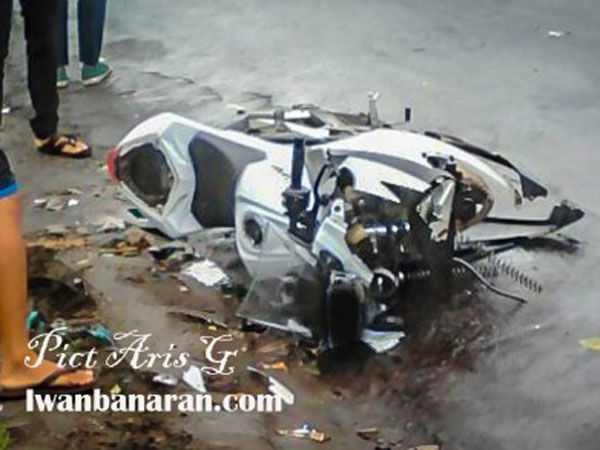 Kawasaki Ninja 250R Split In Half After A Horrific Crash In Indonesia