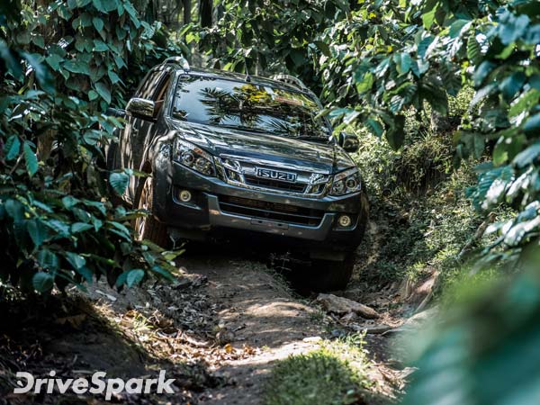 Isuzu MU-X Interior Spied — Here's What We Can Expect In India