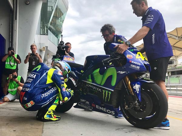 MotoGP Official Test 2017: Rossi Says, “It’s Very Good That Stoner Don’t Race”