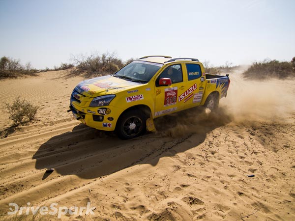 2017 Maruti Suzuki Desert Storm: Suresh Rana And CS Santosh Lead After Leg 3
