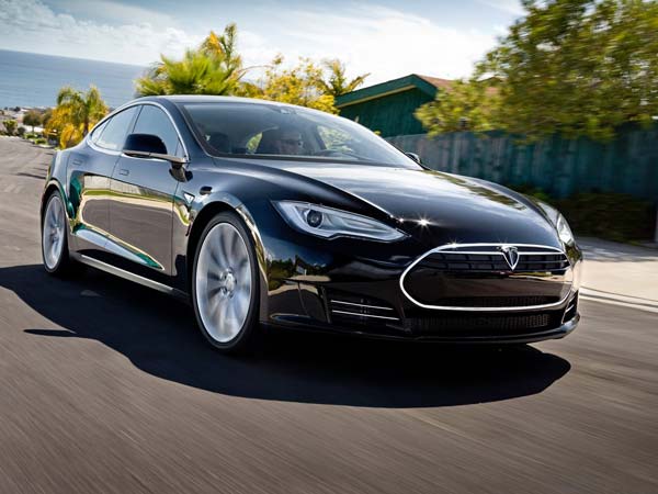 Tesla Cars Could Soon Join The Police Fleet In The UK 