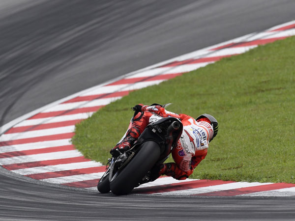 Lorenzo Will Test Thump-Operated Brake In Australia